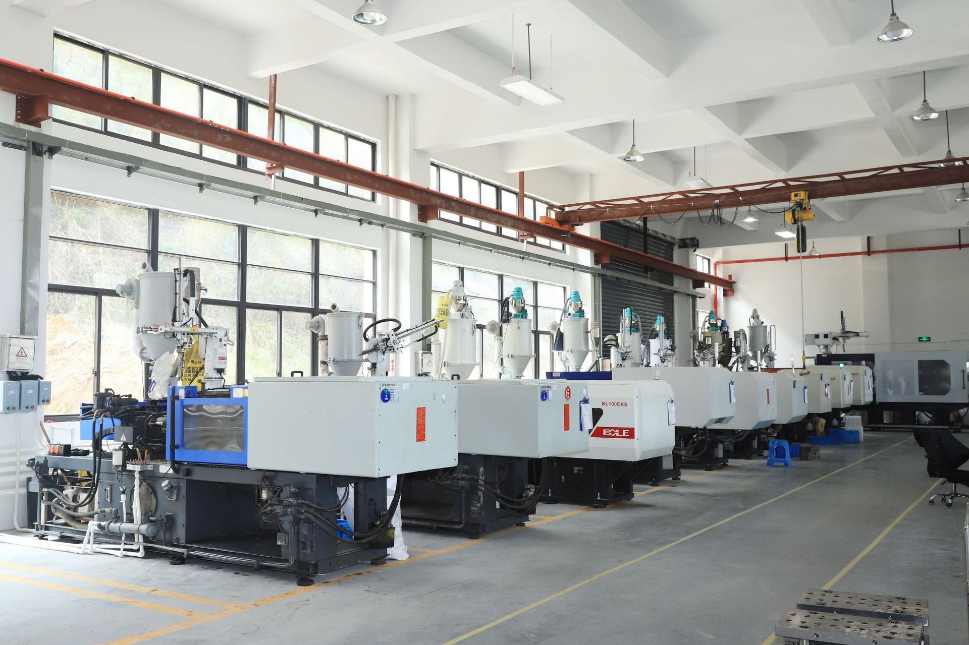 Pet water cup, portable water dispenser for dogs going out, dog kettle, pet companion cup, dog walking water supply